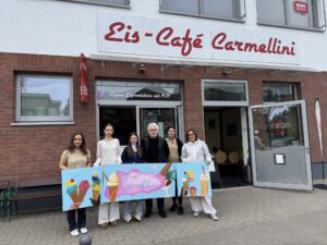 Kunst trifft Gastfreundschaft: Eine kreative Kooperation zwischen dem Eis-Café Carmellini und der ART Galerie SINNFALL